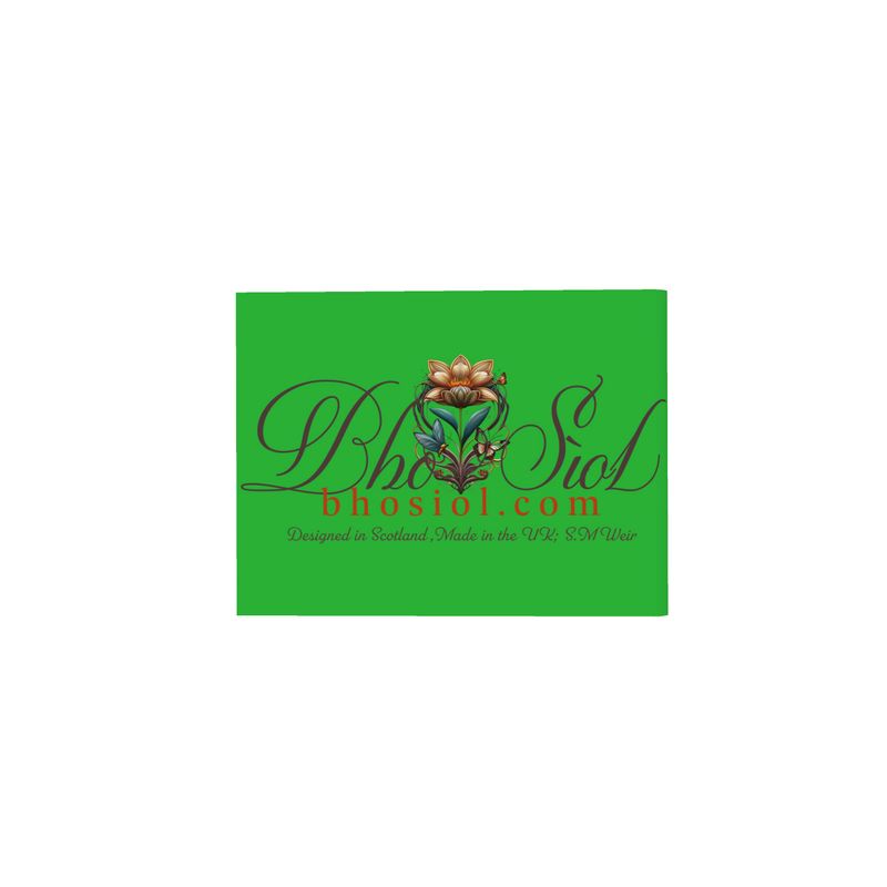 A’ ghrian Dearg: The Versatile Scarf