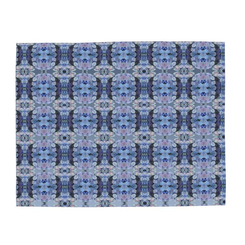 Tartan Hydrangea Gorm: Large Scarves in Silk-Chiffon