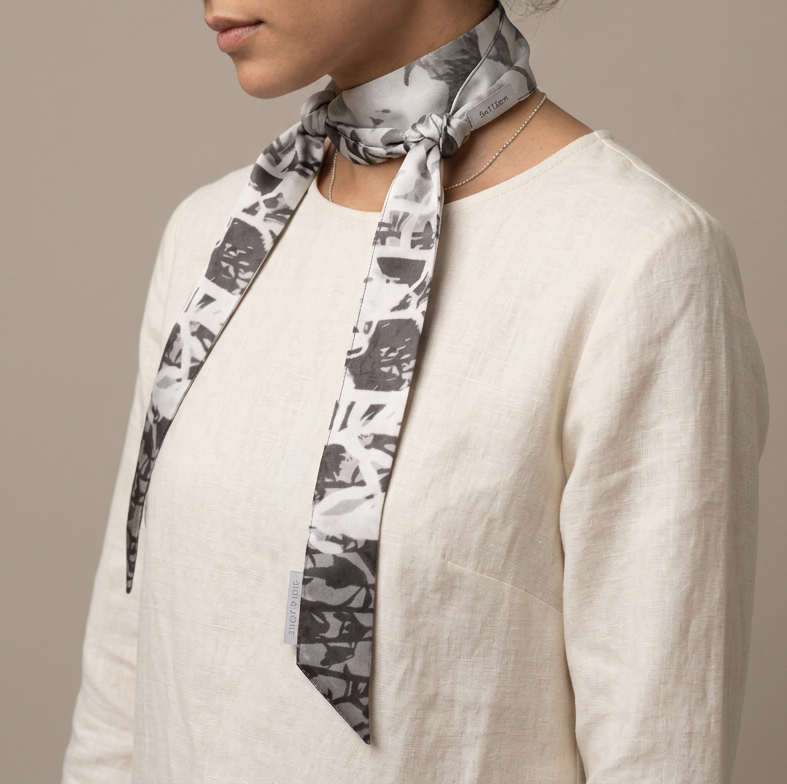 Amazing Grey: The Skinny Scarf