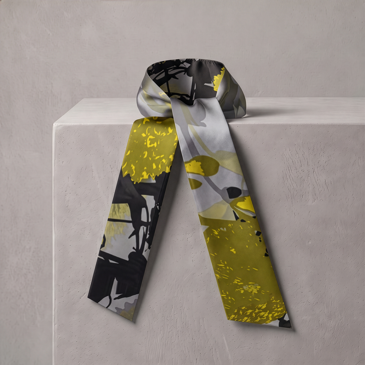 Signature Òr: The Versatile Scarf