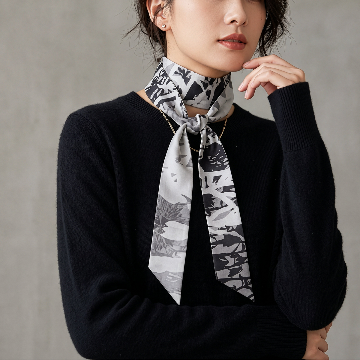 Amazing Grey: The Skinny Scarf