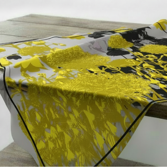 Signature Òr: The Square Scarf 115