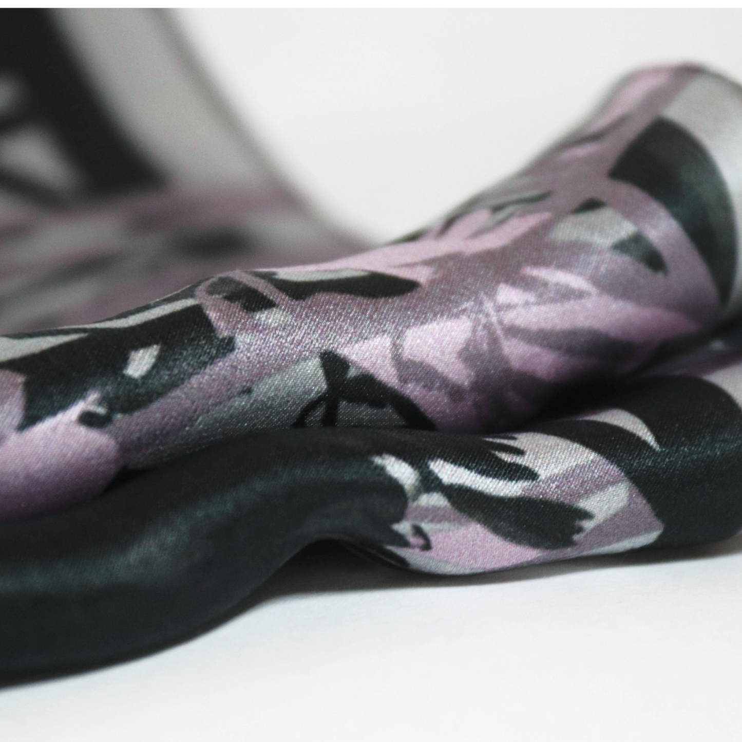 Signature Criostal: The Classic Long Scarf