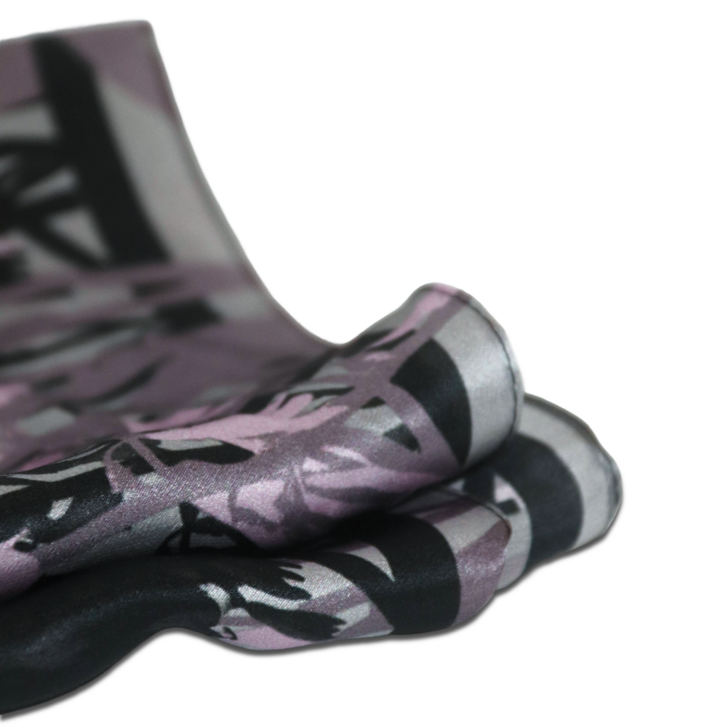 Signature Criostal: The Extra Large Scarf